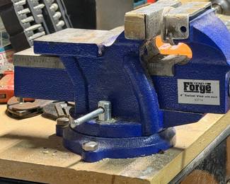 Forge Swivel Bench Vise