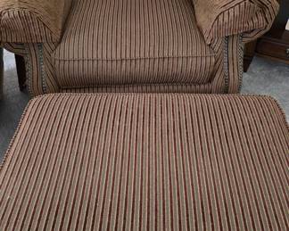 This picture does not show the stripped material and color well. It is well-made and in good condition.