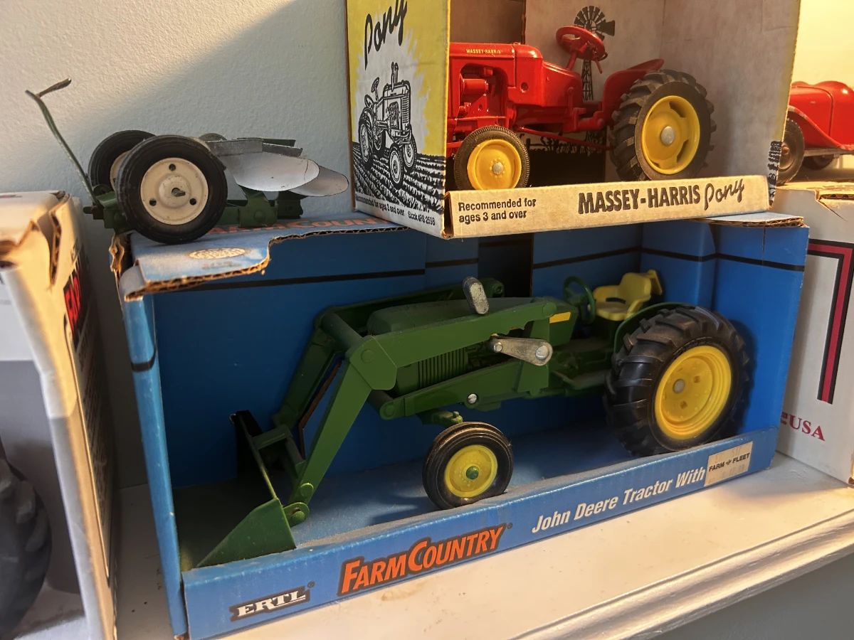 Die cast tractors