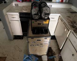 SLUSHIE MACHINE