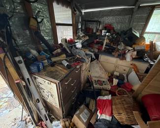 CONTENTS OF BUILDING (READ DESCRIPTION)