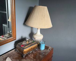 LAMP / TRINKET BOX / CANDLE