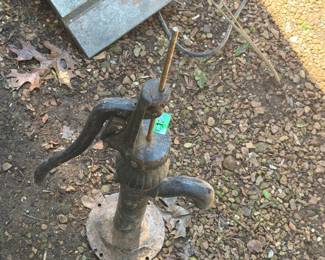 VINTAGE WATER PUMP SMALL