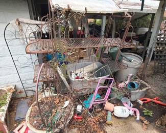 GARDENING SHELF, PLANTER, ETC
