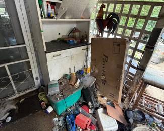 6’ METAL CABINET, METAL ROOSTER DECOR, TOTE, MISC