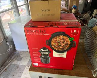 INSTANT POT AND PET FOUNTAIN