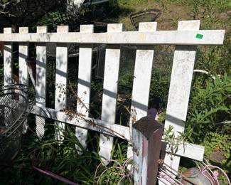 LOT OF FENCING