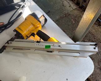 NAIL GUN