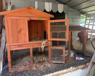 ANIMAL CRATE / CHICKEN HOUSE