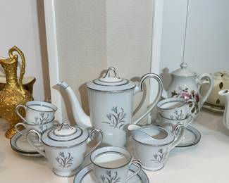 Vintage Noritake: "Blue Bell" #5558, 16 Pc Set