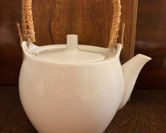 Tea pot