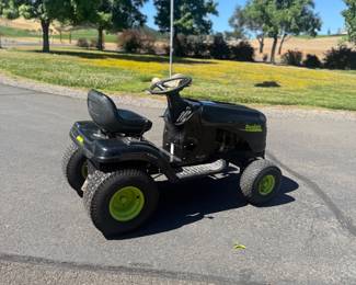 POULAN Riding Mower Runs Well