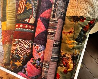 Small Hanging Quilts / new