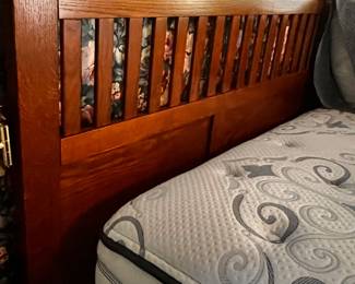 KING Headboard /Footboard Mission Style excellent