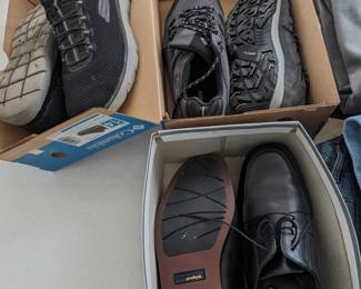 Shoes Sizes. 13Wè