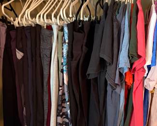Active wear; t-shirts 