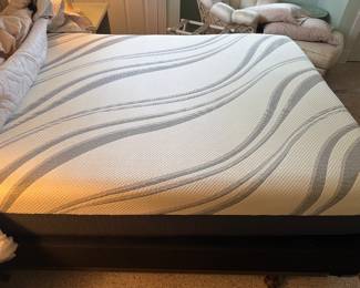 Queen mattress like new hardly used