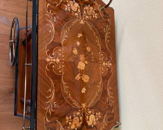ntage mid-century Italian Sorrento marquetry bar cart or tea trolley. It features intricate floral fruitwood inlay, burlwood accents, drop-leaf sides, brass gallery rails, and a lower tier with bottle holders.