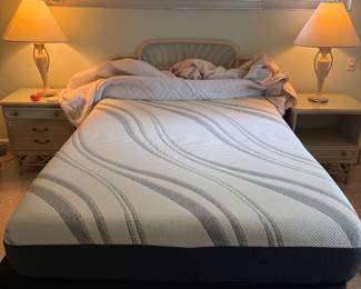 Queen mattress like new hardly used