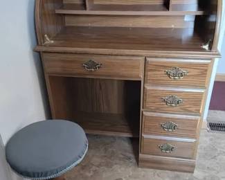 Riverside Furniture Roll Top Desk With Stool Chair