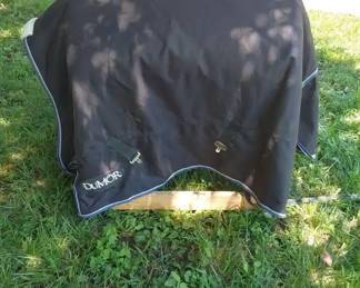 DuMor Turnout Horse Blanket 75 Inches