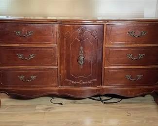 Vintage 9 Drawer Dresser