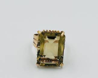 1972 Gold Ring with Rectangular-Cut Smoky Topaz Stone