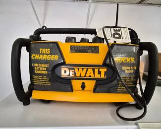 Dealt Battery Charger