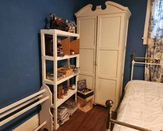 Miniatures supplies. Armoire