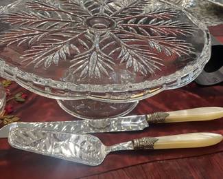 VINTAGE CAKE STAND JUST LOVELY CONDITION THROUGHOUT HERE