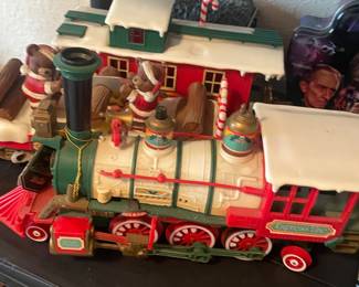 HOLIDAY TRAIN - SET- DECOR