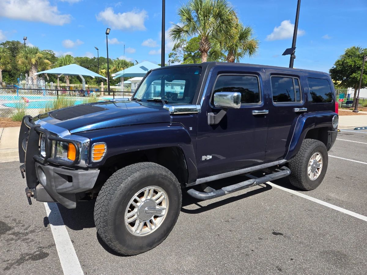 2007 H3 Hummer, Midnight Blue 134,400 Miles. 5 cylinders, 4 wheel drive, tow package, new rotors, fan belt, radiator, water pump, thermostat. Leather interior. GPS, Rear Camera. Tow Package Radio is not working.