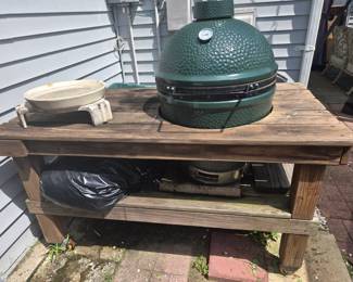 The Big Green Egg with Wood Table on Wheels