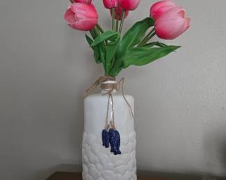 Vase & Flowers