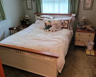Queen bedroom suit