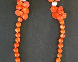 Coral and pearls necklace