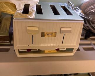 AMC four slice vintage toaster