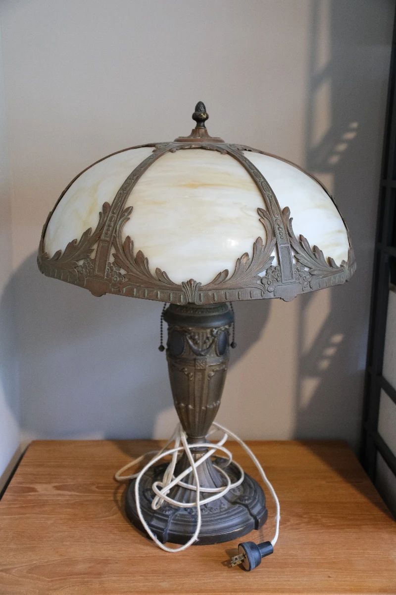 Antique Miller Company table lamp, features caramel slag glass panels and decorative metal base. Victorian or early arts and crafts. Works.