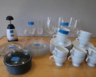Assorted kitchen and glassware