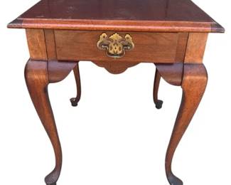 Traditional Queen Anne Style Side Table with Drawer