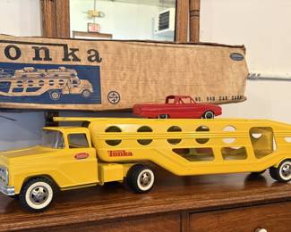 Tonka 840 Car Hauler Like New with Box