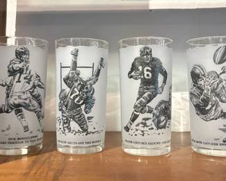 Lot of 4 Giants Football Glasses