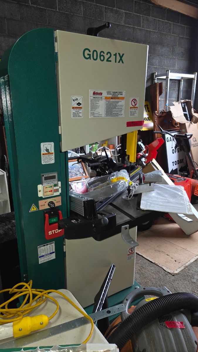 Grizzly Variable Speed Wood & Metal Cutting Bandsaw