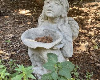 Vintage Garden Ornaments & Outdoor Décor