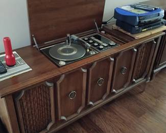Vintage stero console