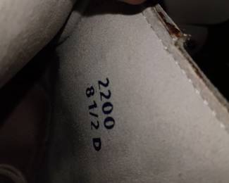 Size 8 1/2 D women's 
