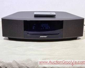 1 BOSE CD, Radio, AUX. Works