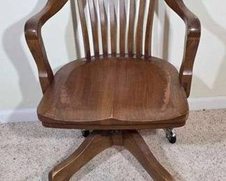 1 Antique 1914 Milwaukee Chair Co