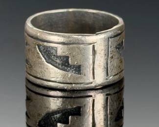 Vintage Southwestern Silver Overlay Band Ring, Bear Claw Motif, Size 7