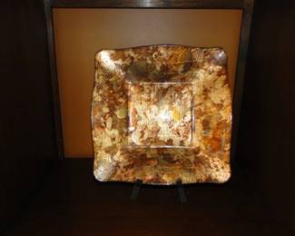 Display plate, you can also set it on a table and display the plate too